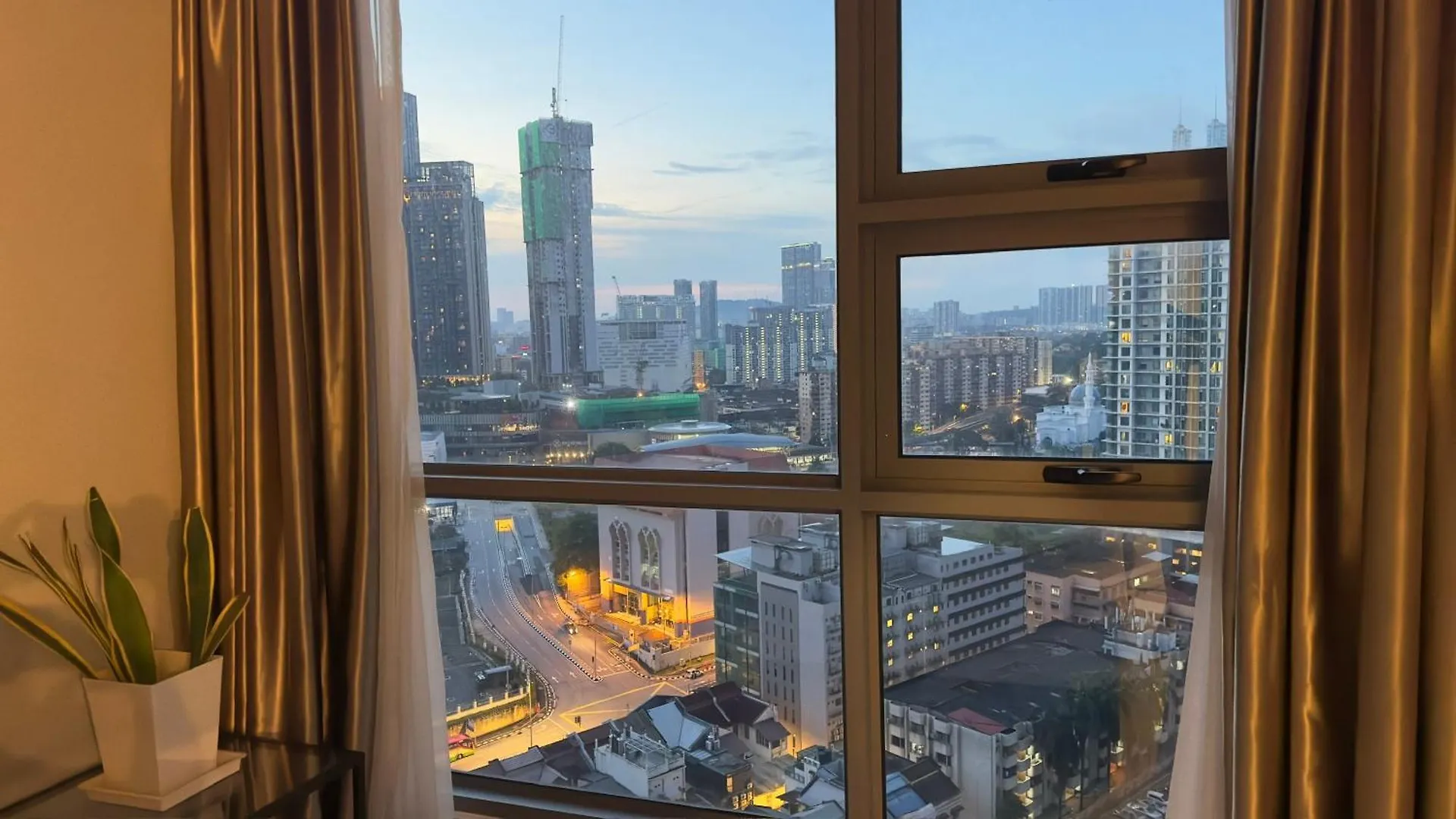 The Robertson Residence Bukit Bintang 20F Kuala Lumpur Apartment